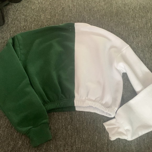 Green and white New York cropped hoodie - Picture 2 of 2